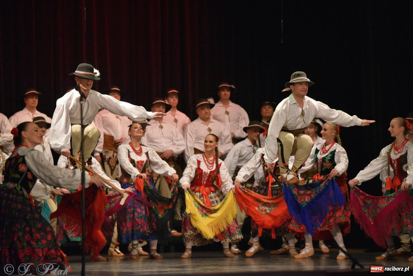 Zdjęcie w galerii na portalu naszraciborz.pl: Siedem dekad ze Śląskiem. Koncert w Raciborzu [FOTO i WIDEO] wiadomości z regionu