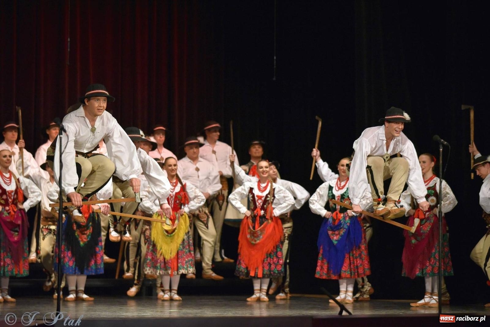 Zdjęcie w galerii na portalu naszraciborz.pl: Siedem dekad ze Śląskiem. Koncert w Raciborzu [FOTO i WIDEO] wiadomości z regionu
