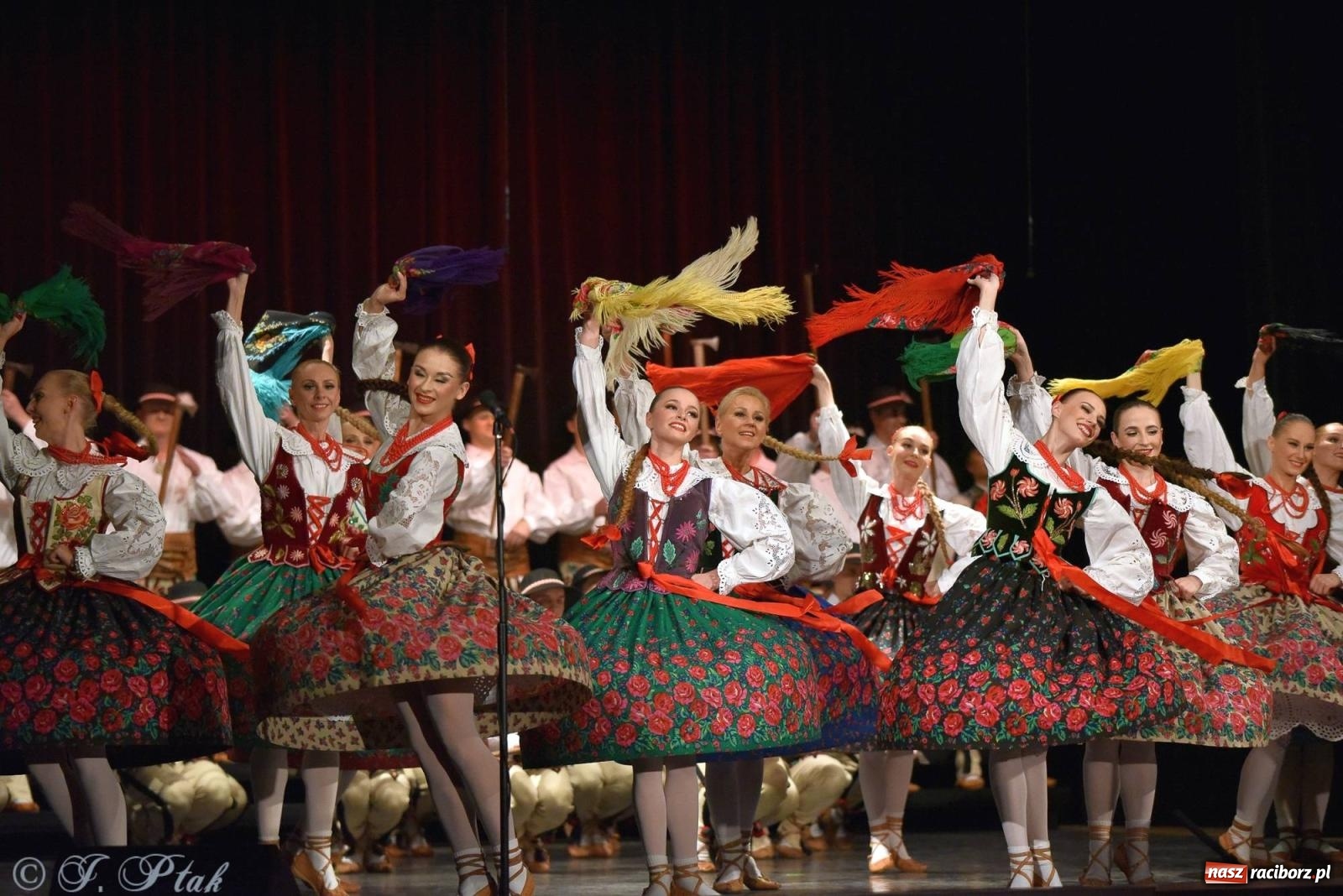 Zdjęcie w galerii na portalu naszraciborz.pl: Siedem dekad ze Śląskiem. Koncert w Raciborzu [FOTO i WIDEO] wiadomości z regionu