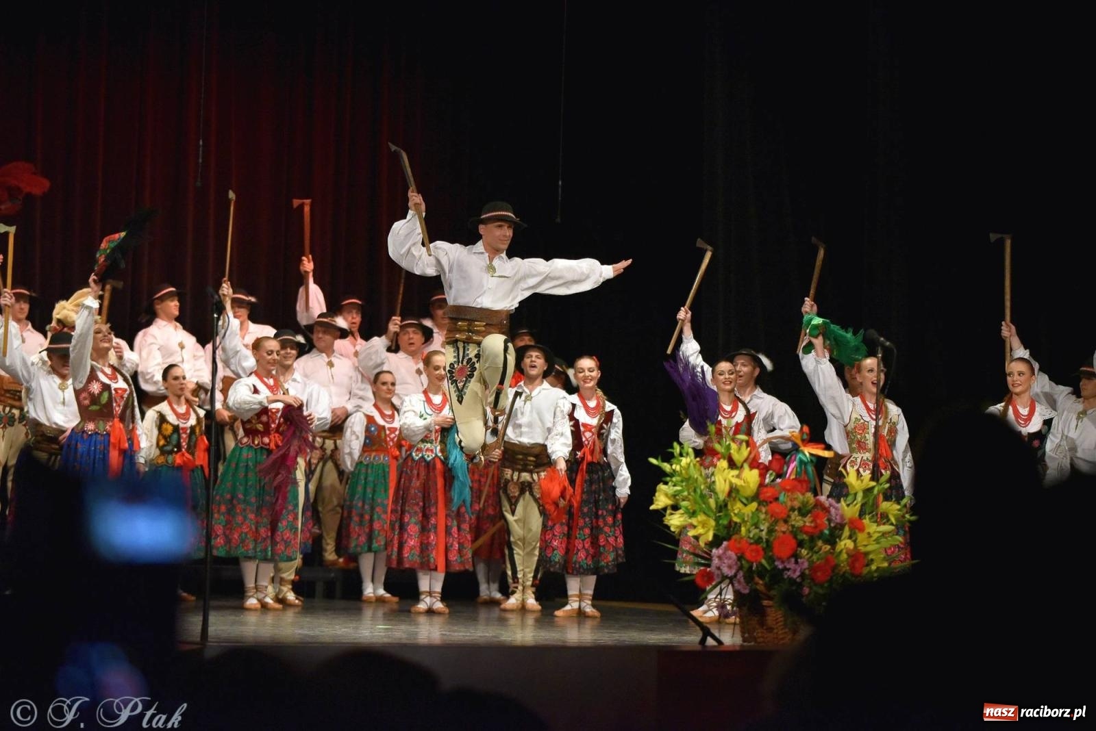 Zdjęcie w galerii na portalu naszraciborz.pl: Siedem dekad ze Śląskiem. Koncert w Raciborzu [FOTO i WIDEO] wiadomości z regionu
