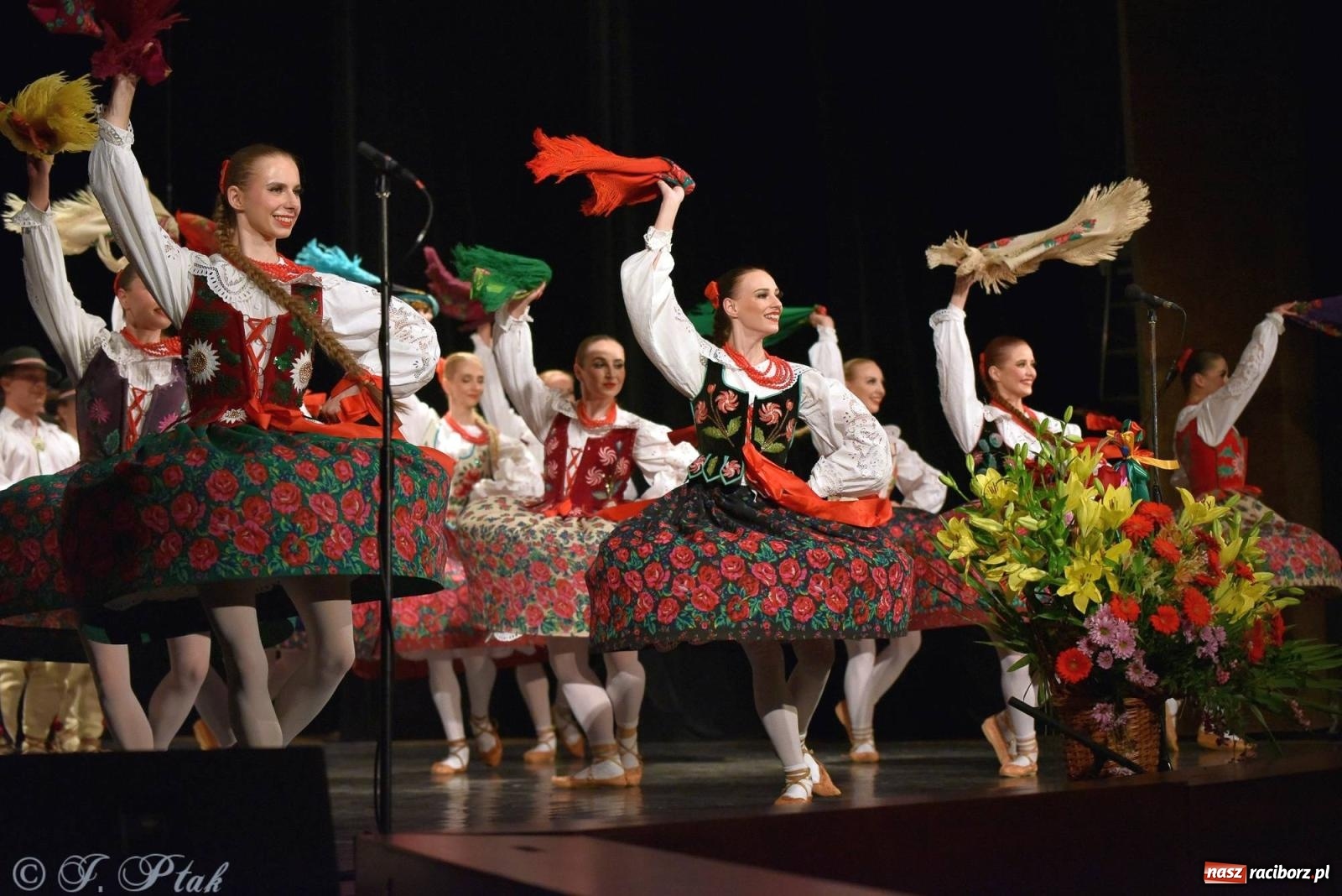 Zdjęcie w galerii na portalu naszraciborz.pl: Siedem dekad ze Śląskiem. Koncert w Raciborzu [FOTO i WIDEO] wiadomości z regionu
