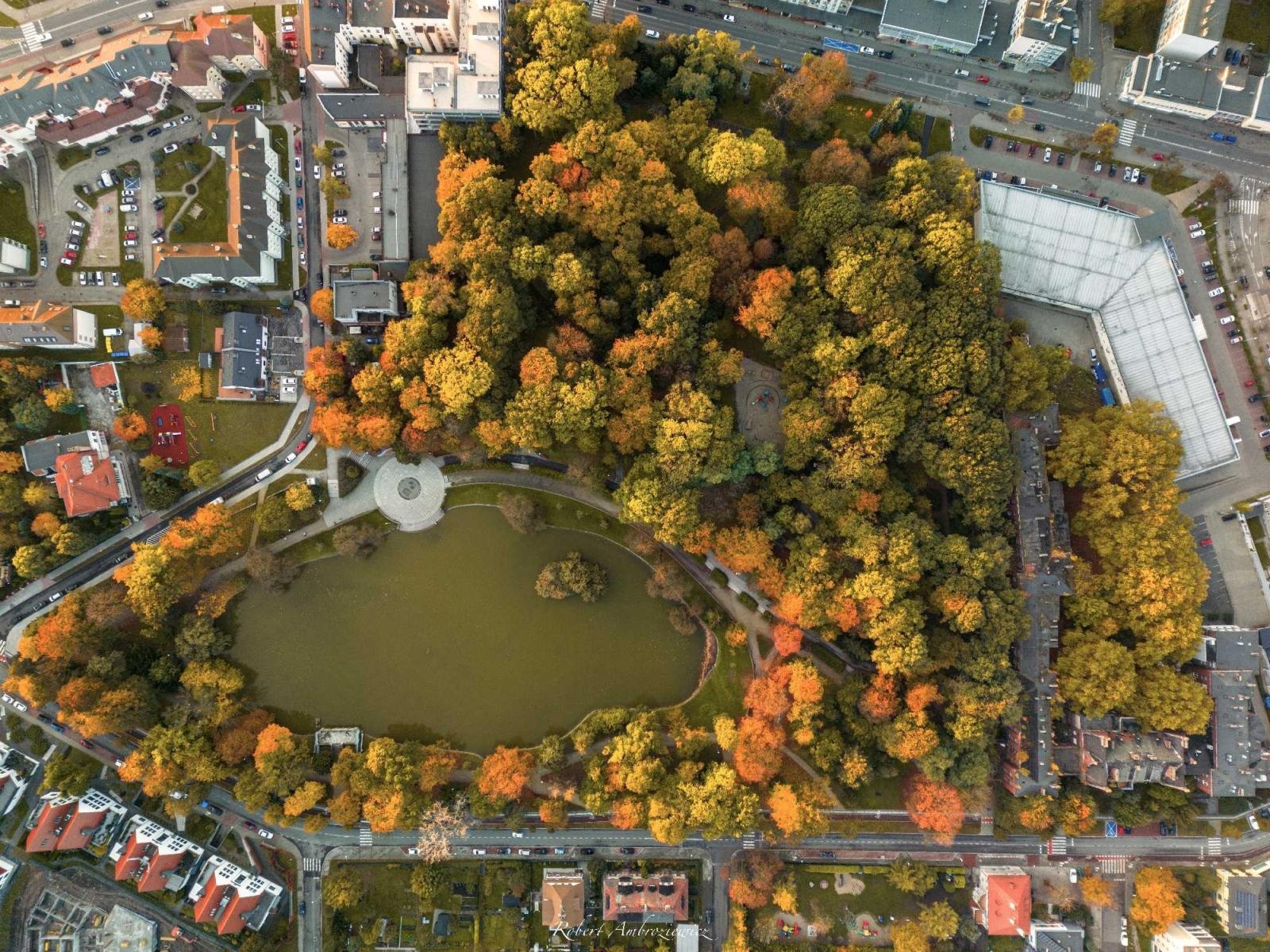 Zdjęcie w galerii na portalu naszraciborz.pl: Racibórz przed zmianą czasu. Zdjęcia lotnicze wiadomości z regionu