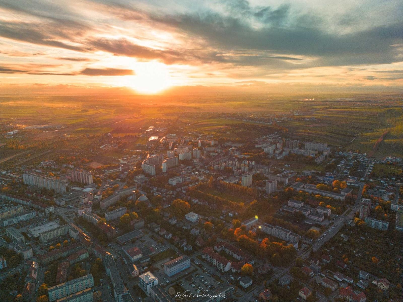 Zdjęcie w galerii na portalu naszraciborz.pl: Racibórz przed zmianą czasu. Zdjęcia lotnicze wiadomości z regionu