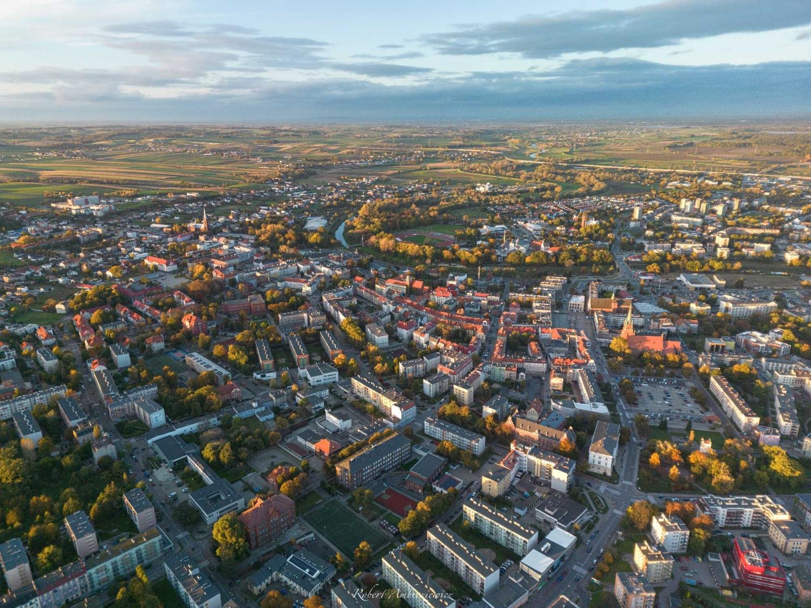 Zdjęcie w galerii na portalu naszraciborz.pl: Racibórz przed zmianą czasu. Zdjęcia lotnicze wiadomości z regionu