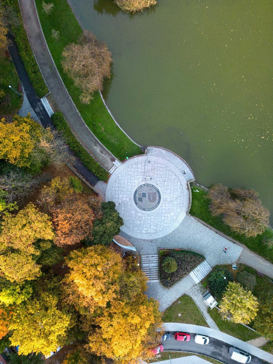 Zdjęcie w galerii na portalu naszraciborz.pl: Racibórz przed zmianą czasu. Zdjęcia lotnicze wiadomości z regionu