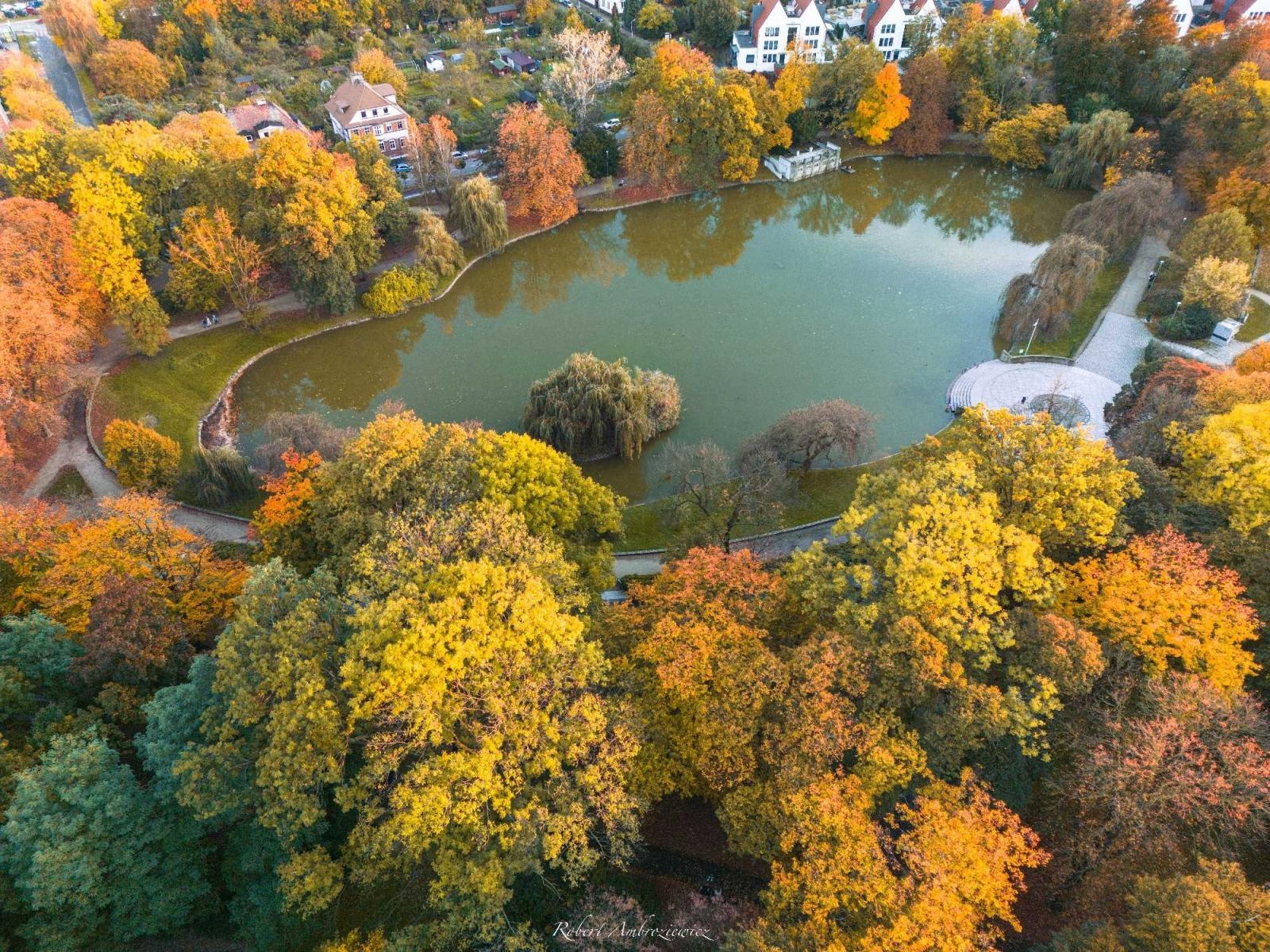 Zdjęcie w galerii na portalu naszraciborz.pl: Racibórz przed zmianą czasu. Zdjęcia lotnicze wiadomości z regionu