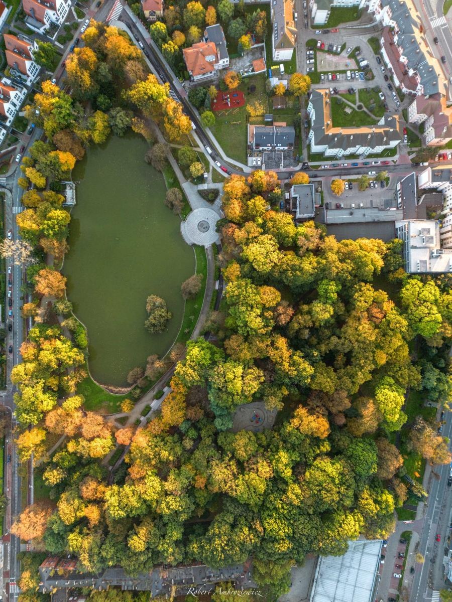 Zdjęcie w galerii na portalu naszraciborz.pl: Racibórz przed zmianą czasu. Zdjęcia lotnicze wiadomości z regionu