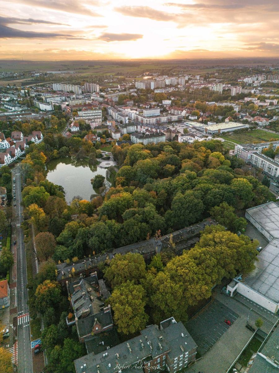 Zdjęcie w galerii na portalu naszraciborz.pl: Racibórz przed zmianą czasu. Zdjęcia lotnicze wiadomości z regionu