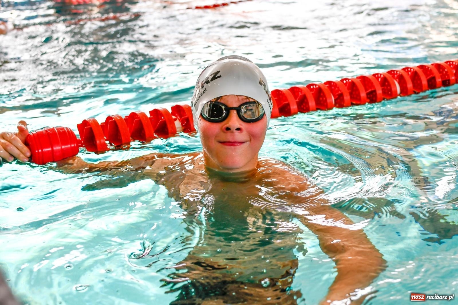 Zdjęcie w galerii na portalu naszraciborz.pl: Pływacka rywalizacja w sprincie w ZSOMS [FOTO i WIDEO] wiadomości z regionu