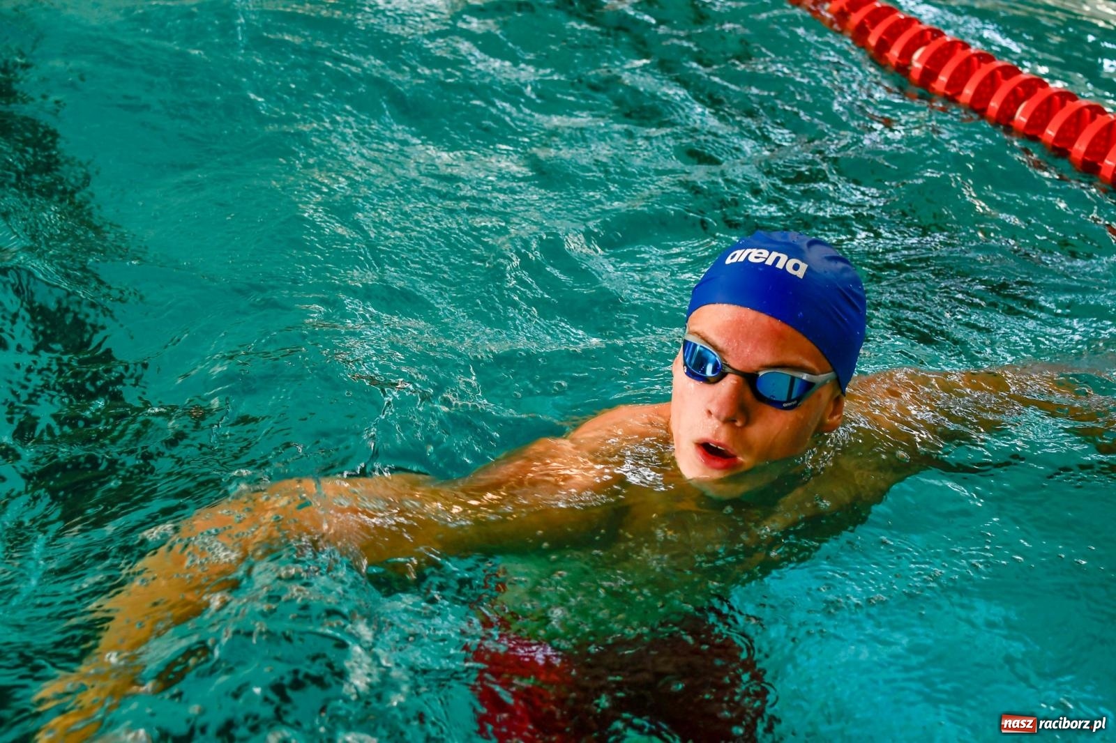 Zdjęcie w galerii na portalu naszraciborz.pl: Pływacka rywalizacja w sprincie w ZSOMS [FOTO i WIDEO] wiadomości z regionu