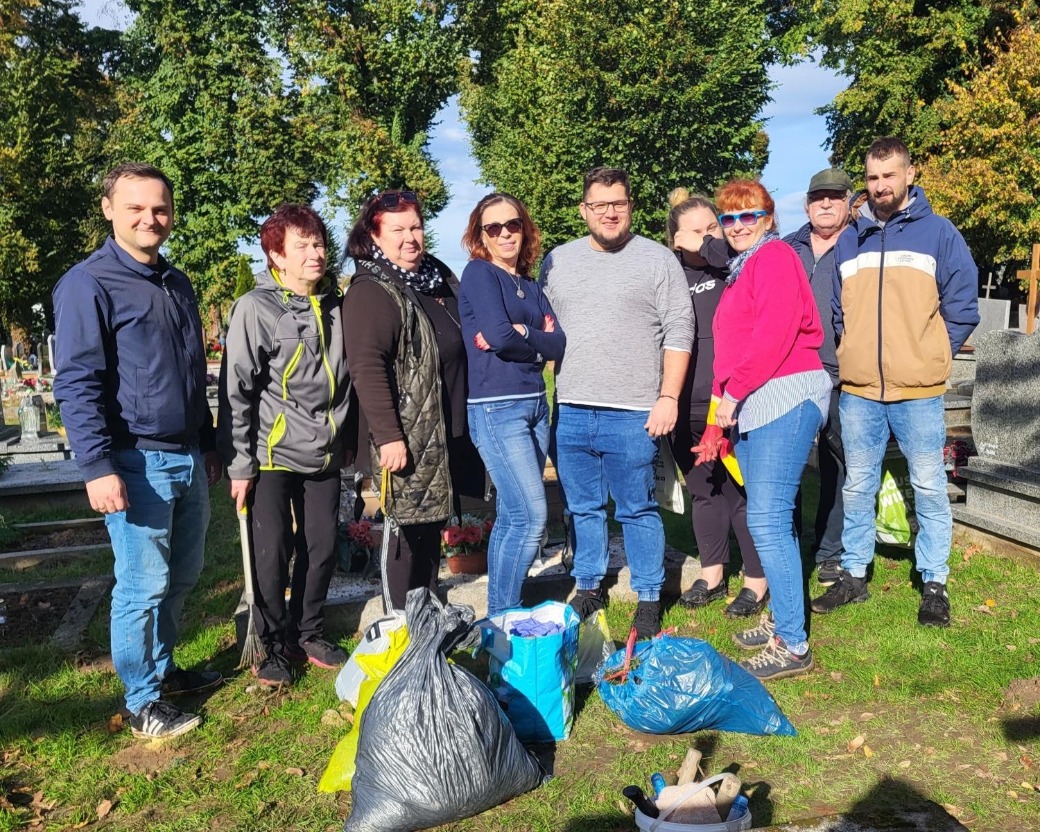 Zdjęcie w galerii na portalu naszraciborz.pl: Ludzie Hołowni robią w Raciborzu porządek wiadomości z regionu
