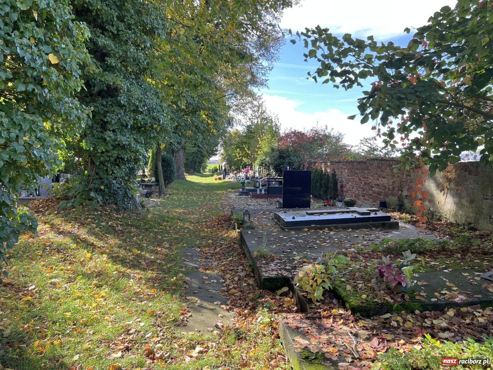 Zdjęcie w galerii na portalu naszraciborz.pl: Jeruzalem przed wspomnieniem Wszystkich Świętych i Zaduszkami wiadomości z regionu