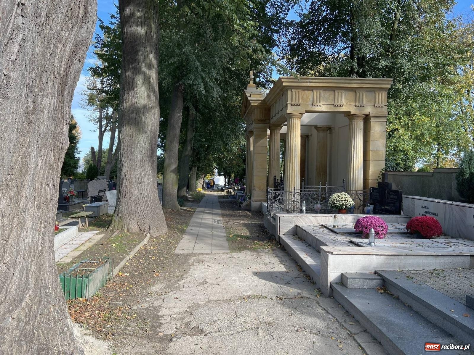 Zdjęcie w galerii na portalu naszraciborz.pl: Jeruzalem przed wspomnieniem Wszystkich Świętych i Zaduszkami wiadomości z regionu