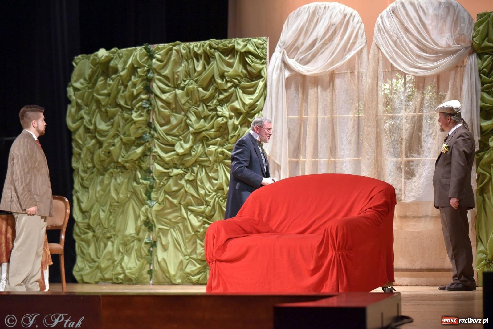 Zdjęcie w galerii na portalu naszraciborz.pl: Wiedeńska krew - operetka na deskach RCK [FOTO i WIDEO] wiadomości z regionu