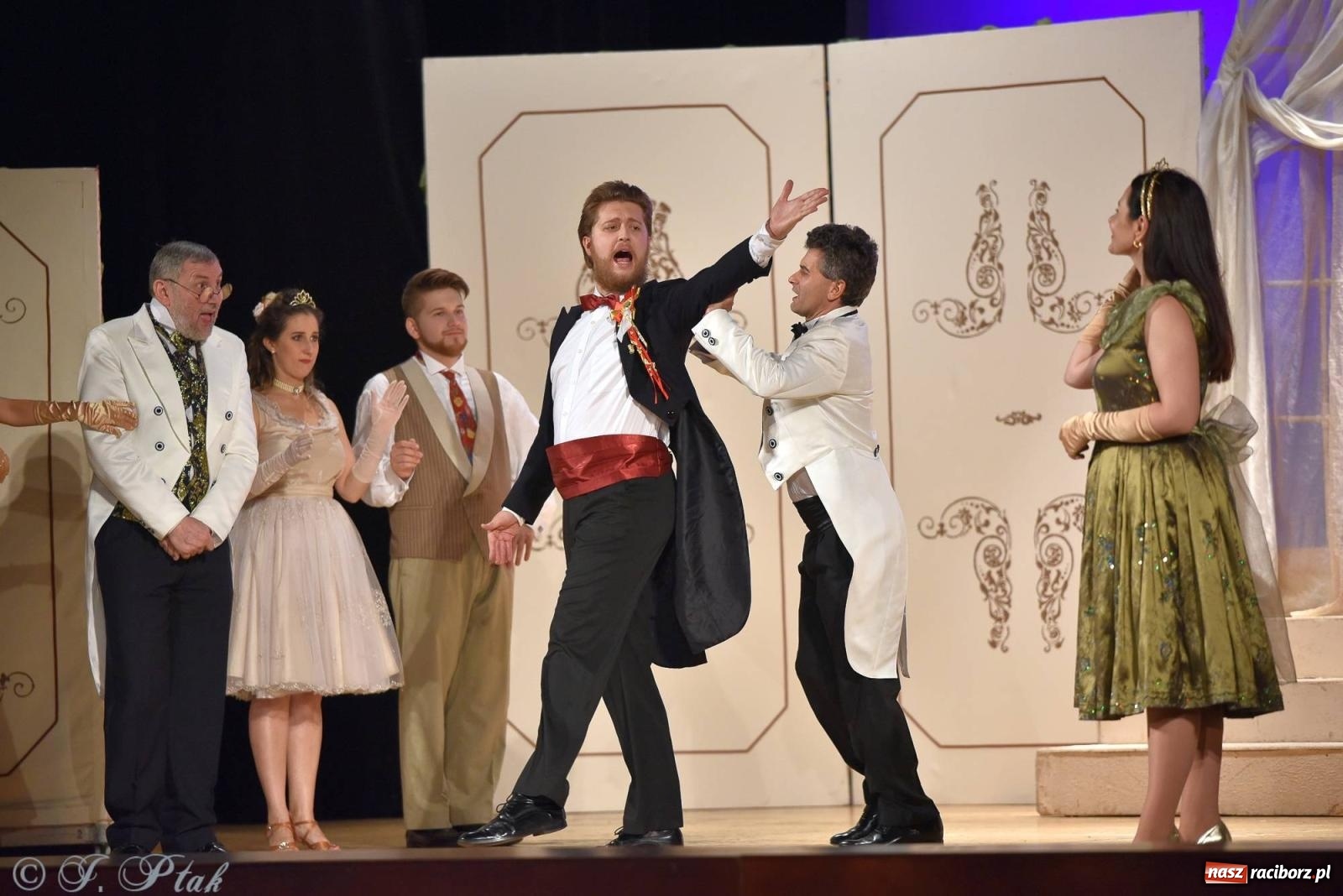 Zdjęcie w galerii na portalu naszraciborz.pl: Wiedeńska krew - operetka na deskach RCK [FOTO i WIDEO] wiadomości z regionu