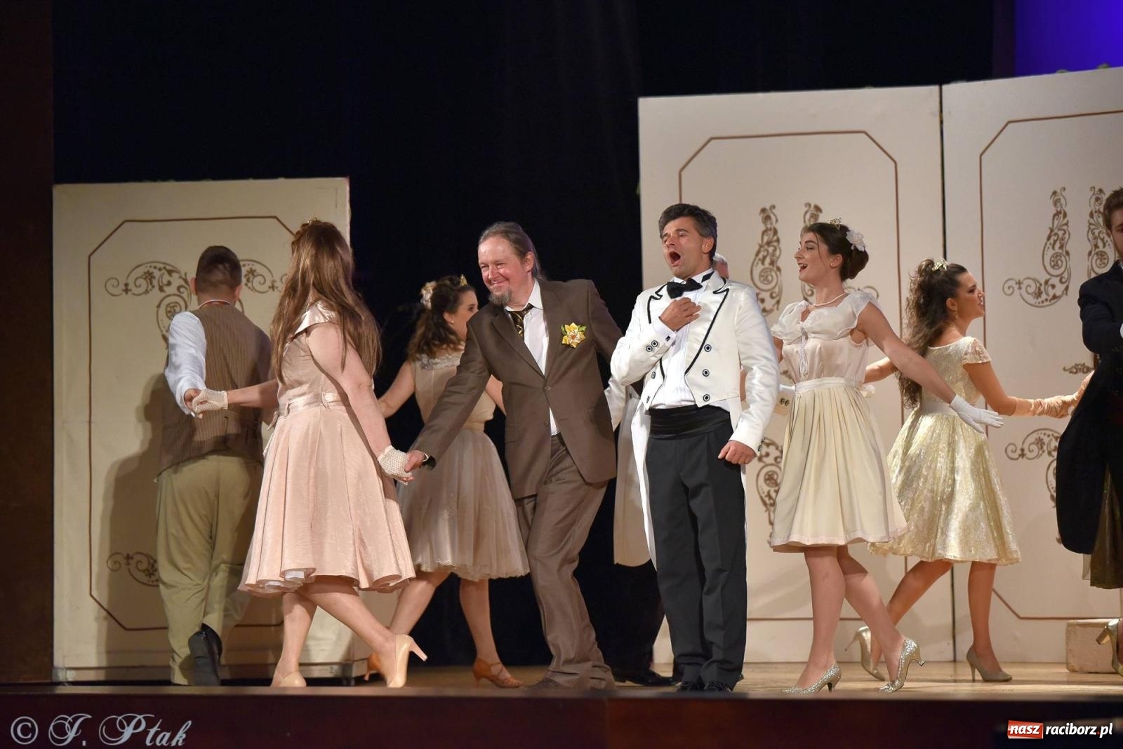 Zdjęcie w galerii na portalu naszraciborz.pl: Wiedeńska krew - operetka na deskach RCK [FOTO i WIDEO] wiadomości z regionu