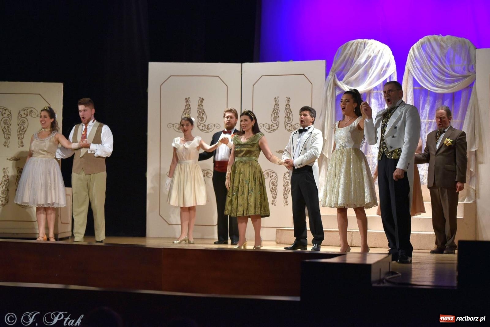 Zdjęcie w galerii na portalu naszraciborz.pl: Wiedeńska krew - operetka na deskach RCK [FOTO i WIDEO] wiadomości z regionu