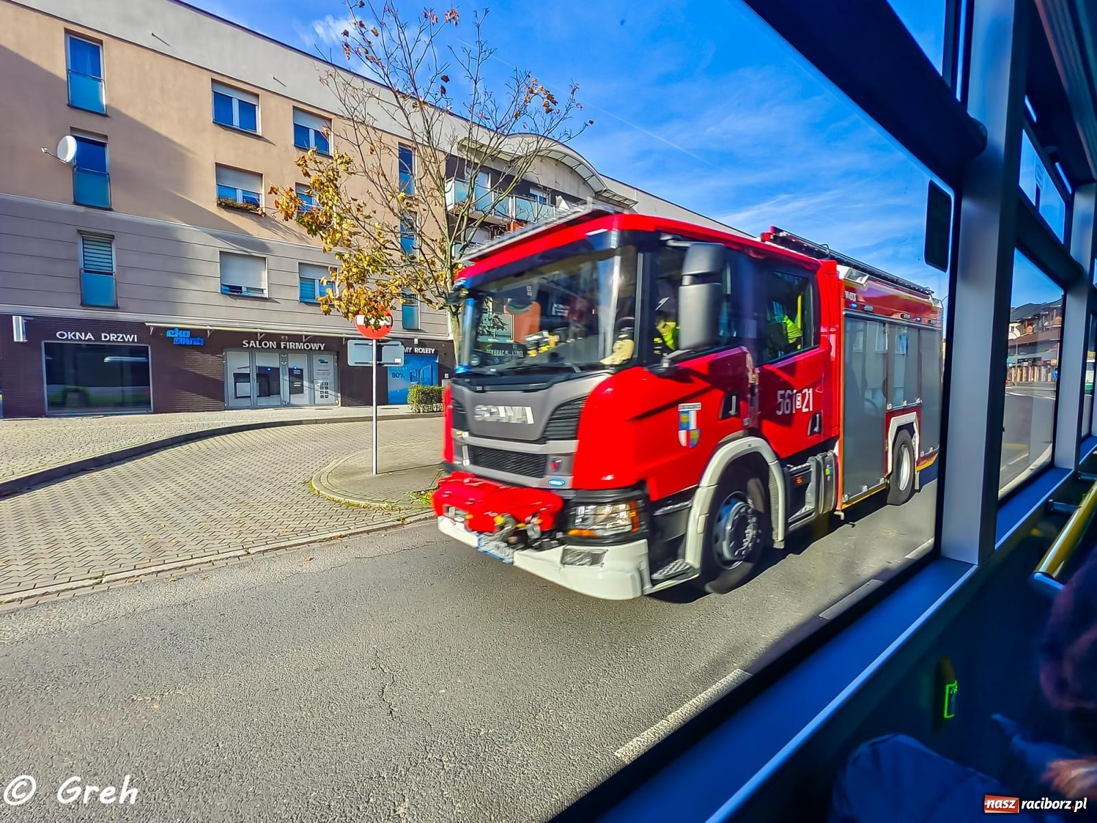 Zdjęcie w galerii na portalu naszraciborz.pl: Raport 998. Cztery zastępy w akcji przy Łąkowej. Co było powodem? wiadomości z regionu