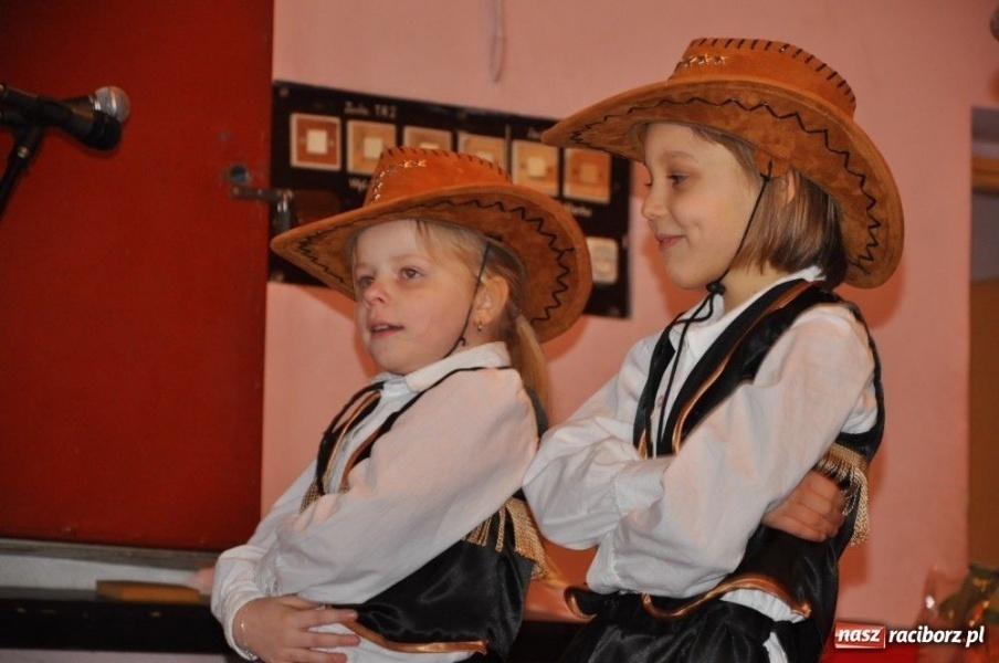 Zdjęcie w galerii na portalu naszraciborz.pl: Podziękowali piosenką, wierszem i tańcem wiadomości z regionu