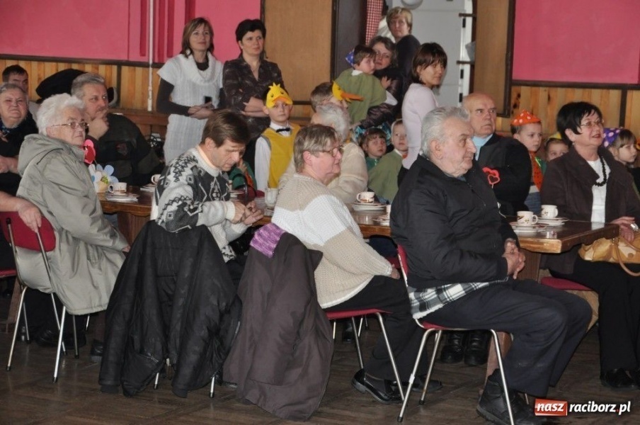 Zdjęcie w galerii na portalu naszraciborz.pl: Podziękowali piosenką, wierszem i tańcem wiadomości z regionu