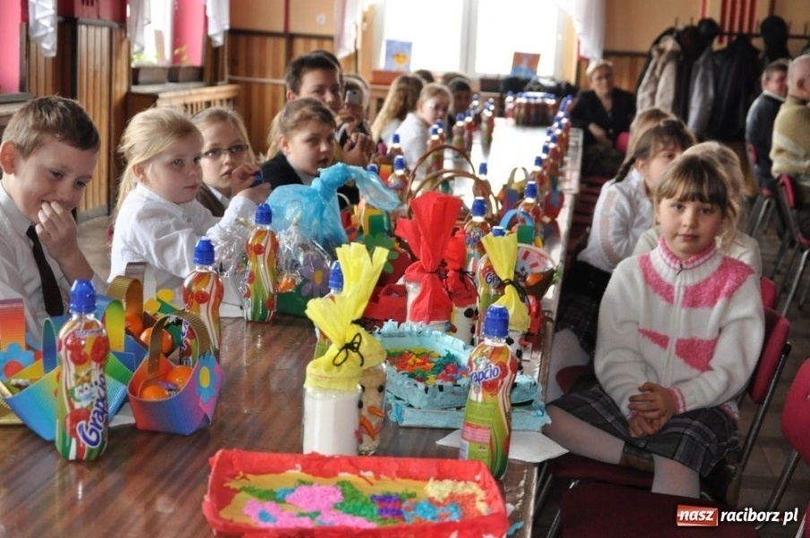 Zdjęcie w galerii na portalu naszraciborz.pl: Podziękowali piosenką, wierszem i tańcem wiadomości z regionu