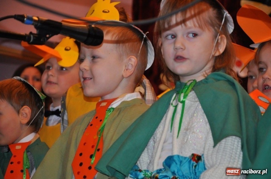 Zdjęcie w galerii na portalu naszraciborz.pl: Podziękowali piosenką, wierszem i tańcem wiadomości z regionu