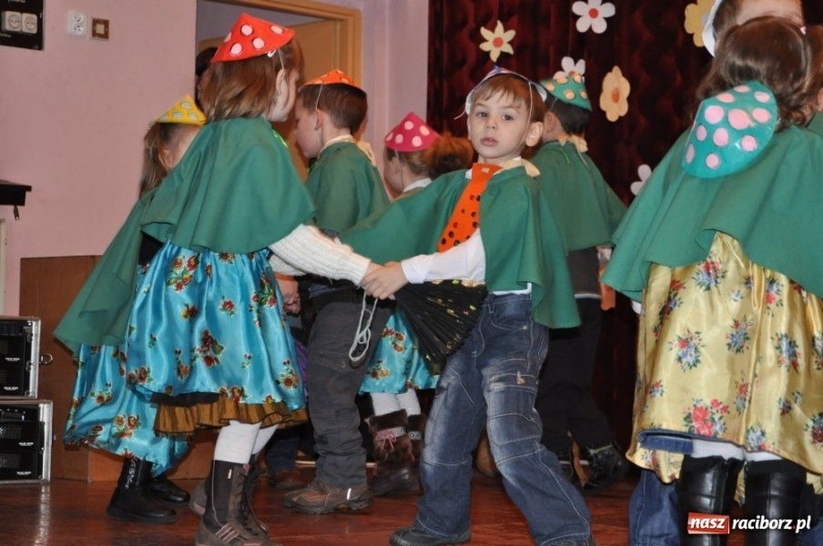 Zdjęcie w galerii na portalu naszraciborz.pl: Podziękowali piosenką, wierszem i tańcem wiadomości z regionu