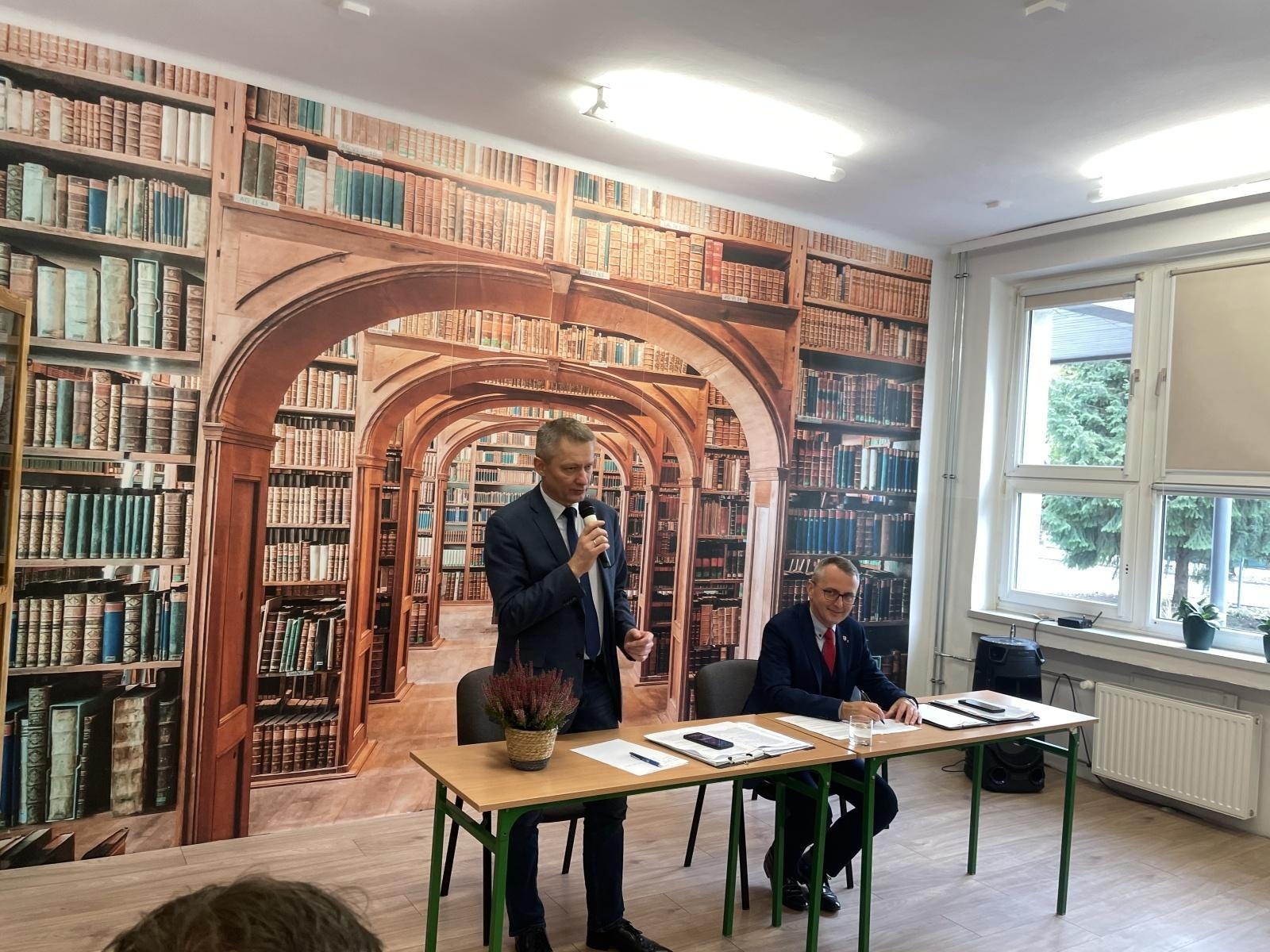 Zdjęcie w galerii na portalu naszraciborz.pl: Prezydenci spotkali się z mieszkańcami Ostroga wiadomości z regionu