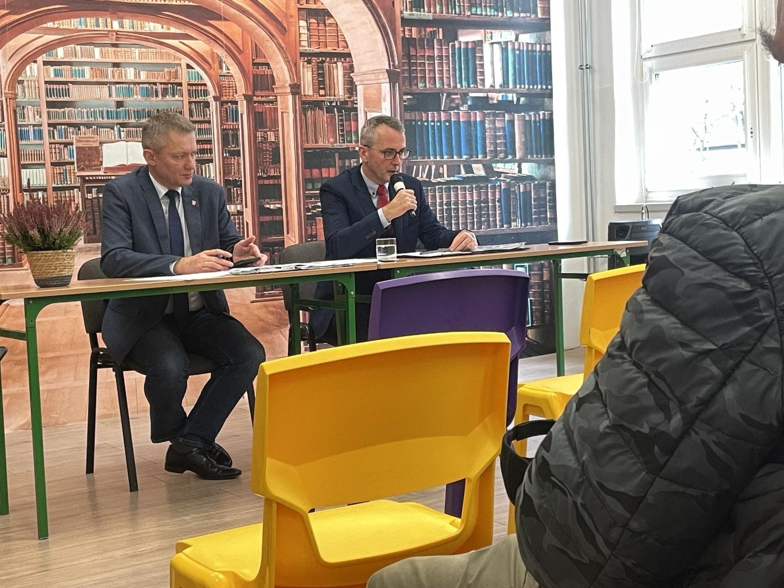 Zdjęcie w galerii na portalu naszraciborz.pl: Prezydenci spotkali się z mieszkańcami Ostroga wiadomości z regionu