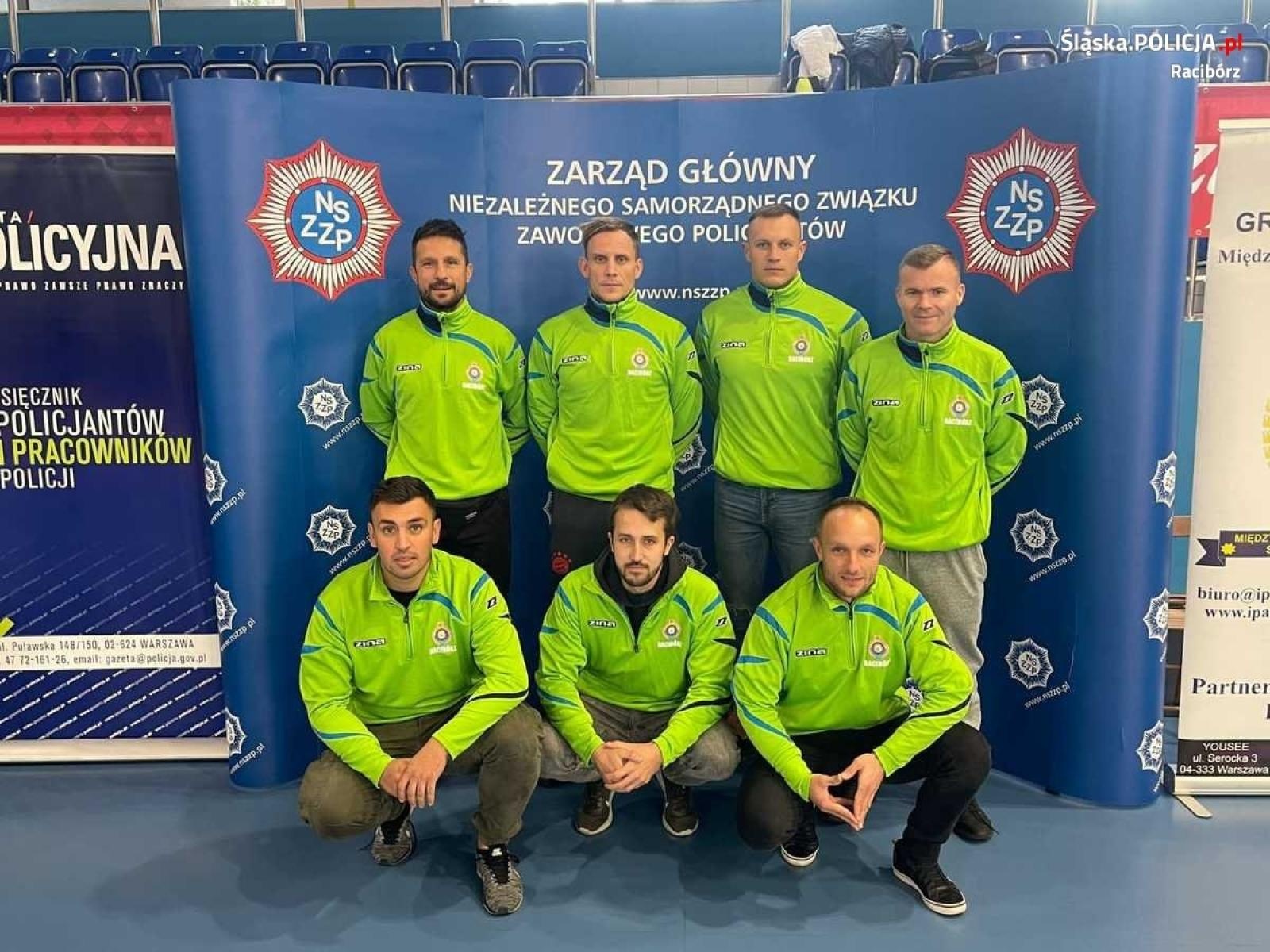 Zdjęcie w galerii na portalu naszraciborz.pl: Raciborscy policjanci zagrali w charytatywnym turnieju wiadomości z regionu