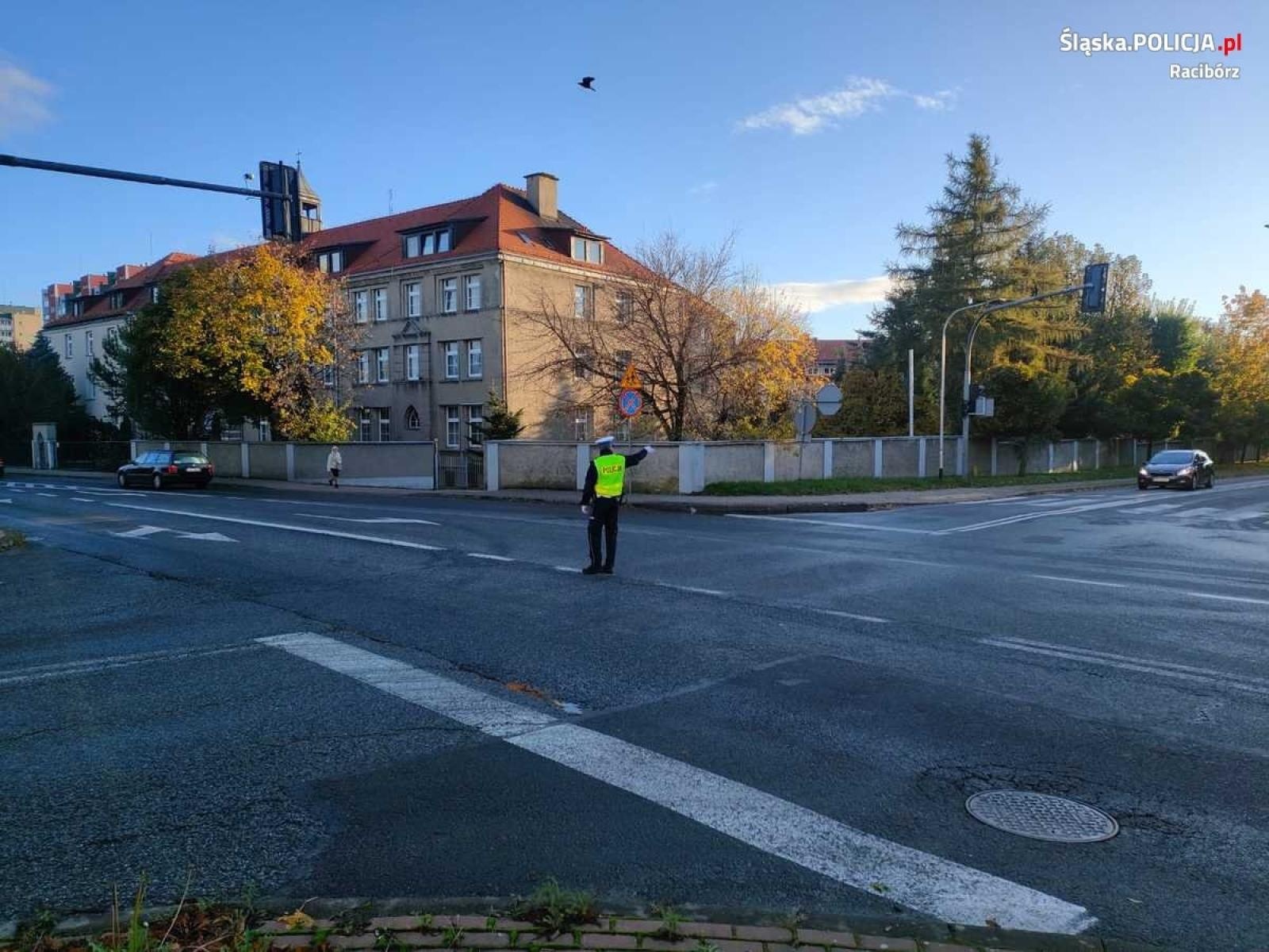 Zdjęcie w galerii na portalu naszraciborz.pl: Policja prowadzi działania pod kryptonimem Wszystkich Świętych wiadomości z regionu