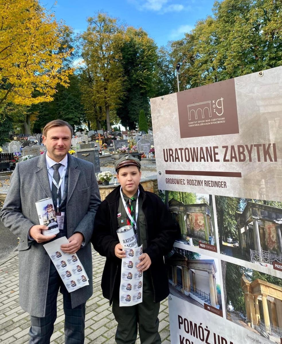 Zdjęcie w galerii na portalu naszraciborz.pl: Pierwsze puszki zapełnione. Trwa zbiórka na rzecz ratowania zabytków Jeruzalem wiadomości z regionu