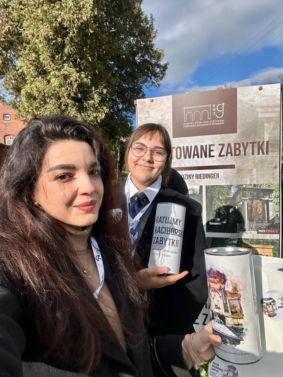 Zdjęcie w galerii na portalu naszraciborz.pl: Pierwsze puszki zapełnione. Trwa zbiórka na rzecz ratowania zabytków Jeruzalem wiadomości z regionu