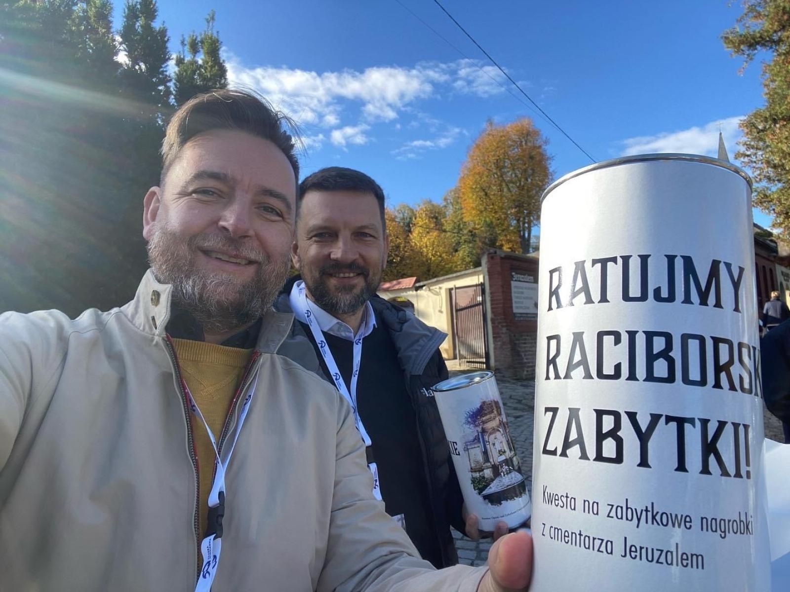 Zdjęcie w galerii na portalu naszraciborz.pl: Pierwsze puszki zapełnione. Trwa zbiórka na rzecz ratowania zabytków Jeruzalem wiadomości z regionu