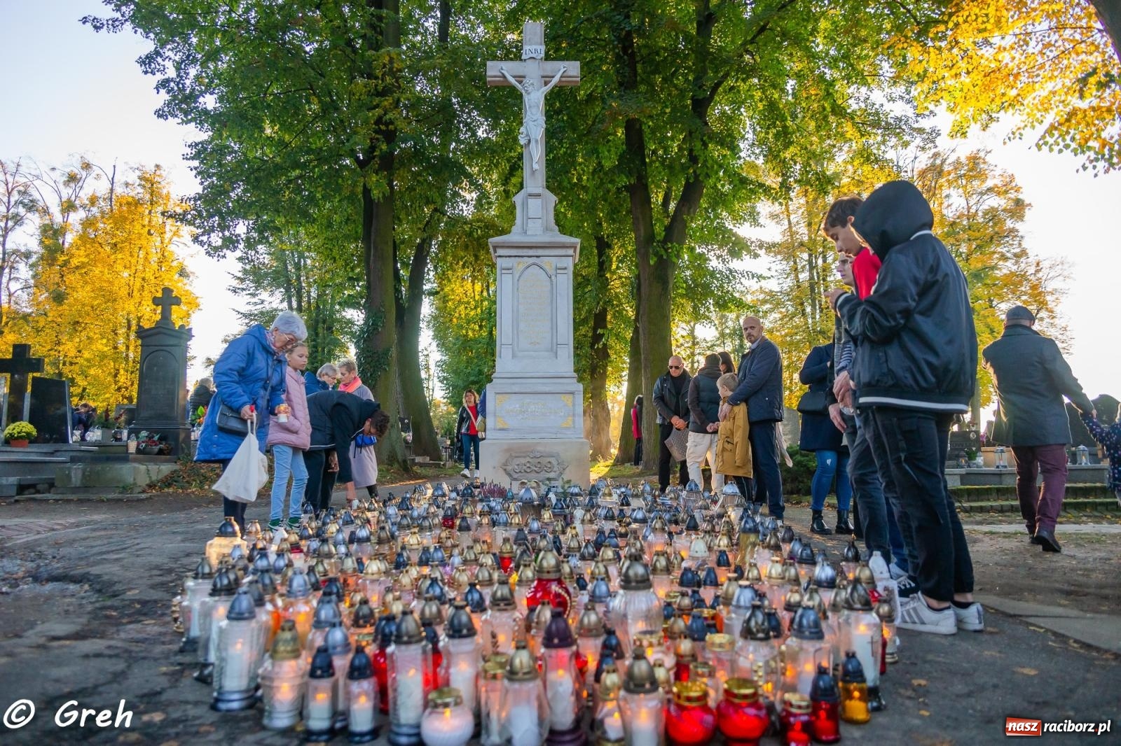 Zdjęcie w galerii na portalu naszraciborz.pl: Nieszpory i procesja na cmentarzu Jeruzalem [FOTO i WIDEO] wiadomości z regionu
