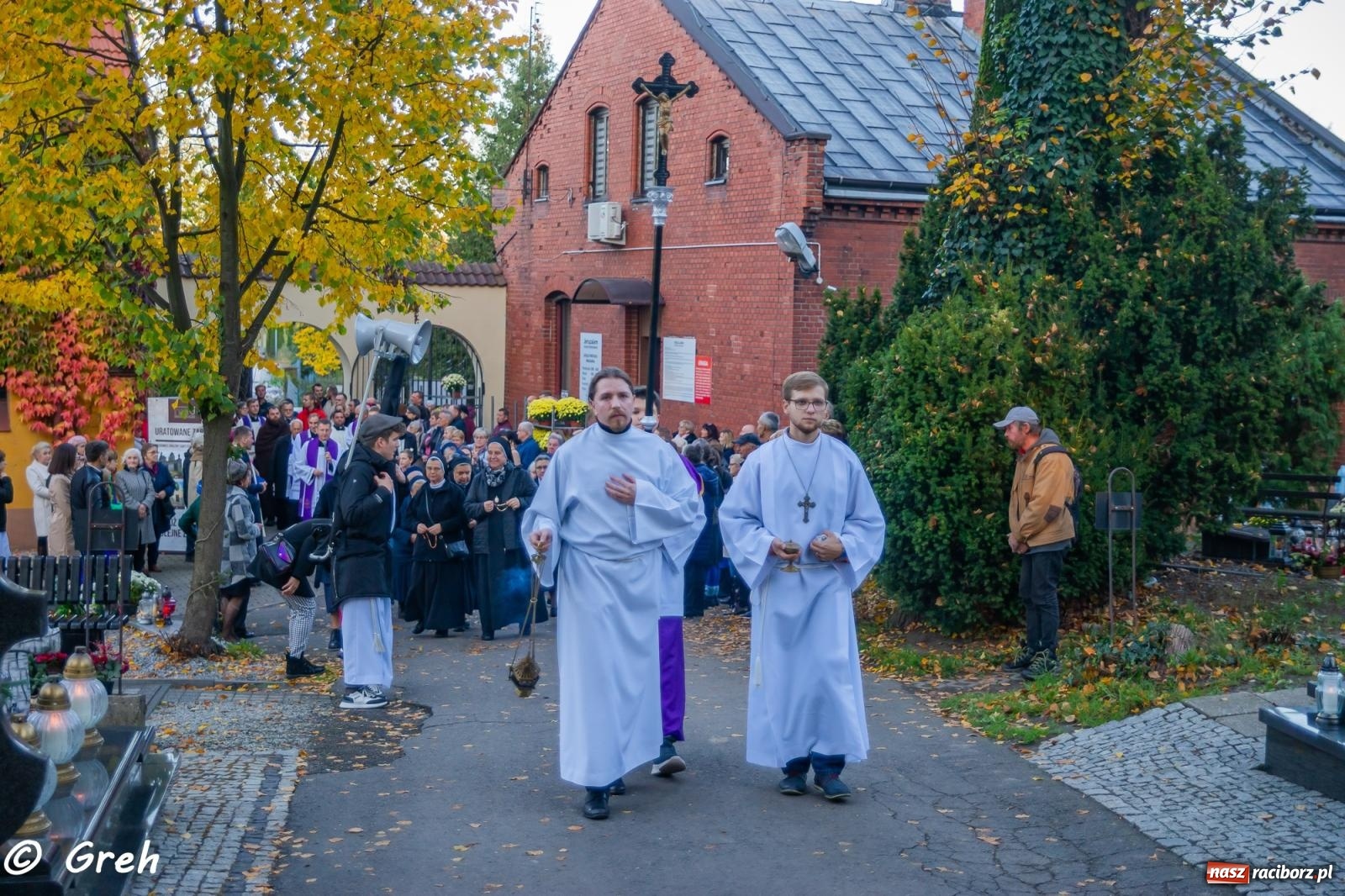 Zdjęcie w galerii na portalu naszraciborz.pl: Nieszpory i procesja na cmentarzu Jeruzalem [FOTO i WIDEO] wiadomości z regionu
