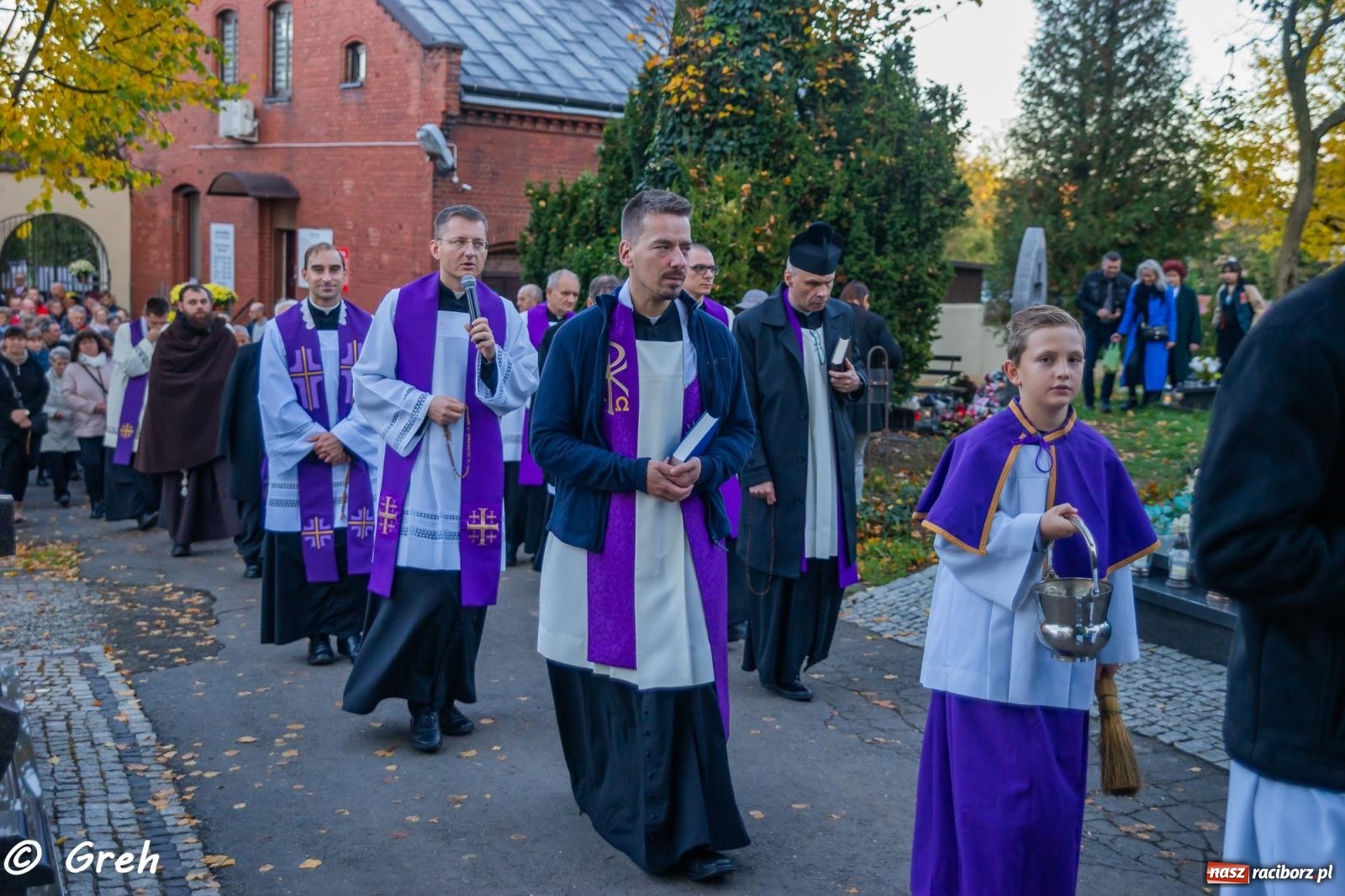 Zdjęcie w galerii na portalu naszraciborz.pl: Nieszpory i procesja na cmentarzu Jeruzalem [FOTO i WIDEO] wiadomości z regionu
