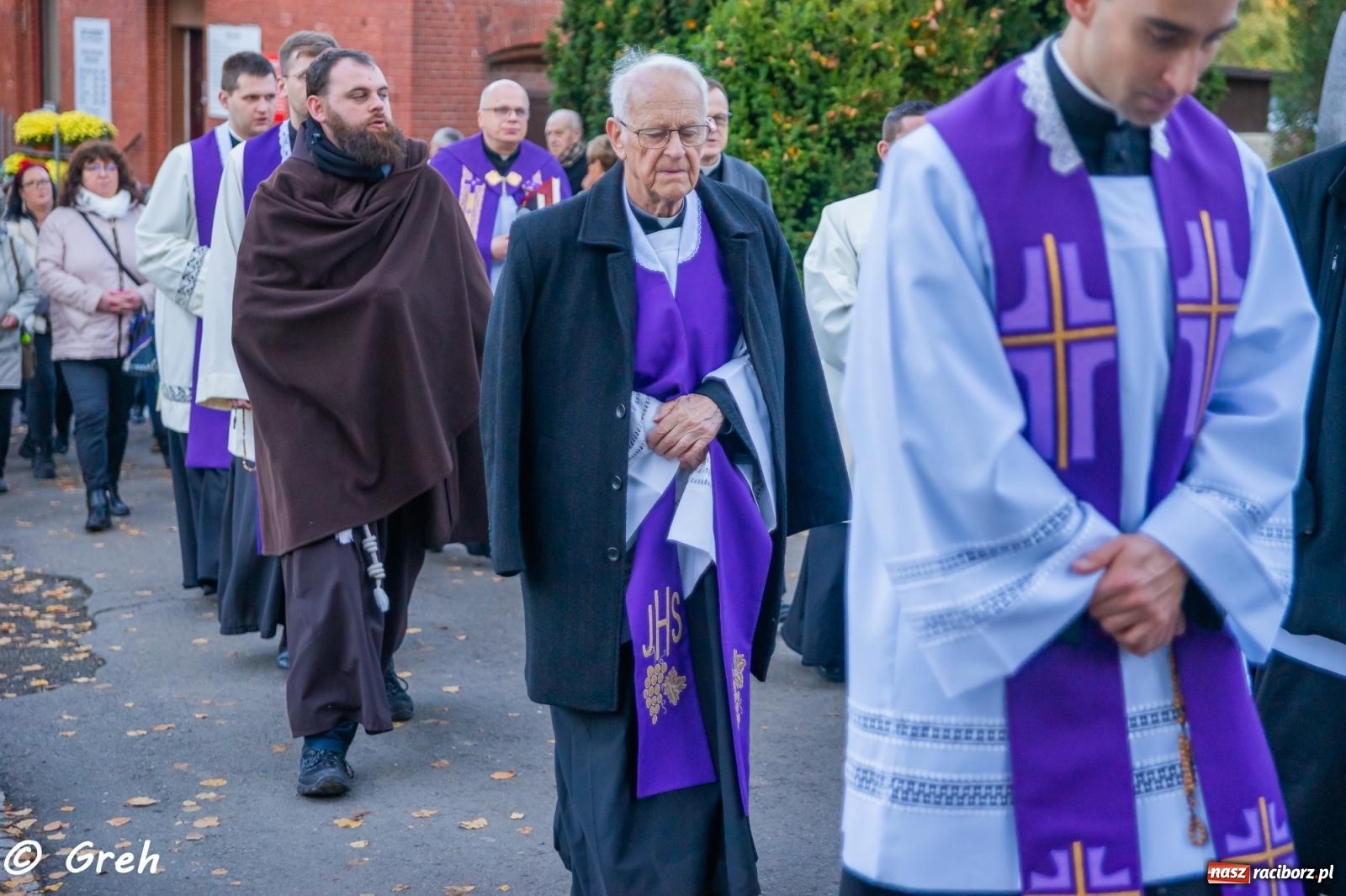 Zdjęcie w galerii na portalu naszraciborz.pl: Nieszpory i procesja na cmentarzu Jeruzalem [FOTO i WIDEO] wiadomości z regionu