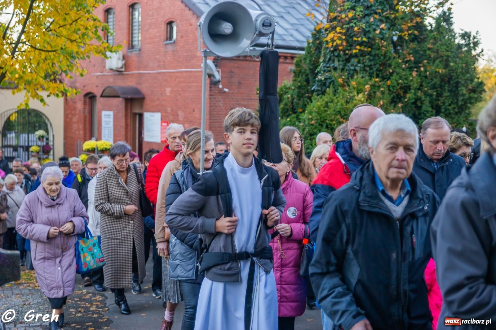 Zdjęcie w galerii na portalu naszraciborz.pl: Nieszpory i procesja na cmentarzu Jeruzalem [FOTO i WIDEO] wiadomości z regionu