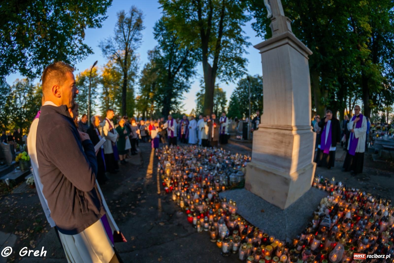 Zdjęcie w galerii na portalu naszraciborz.pl: Nieszpory i procesja na cmentarzu Jeruzalem [FOTO i WIDEO] wiadomości z regionu