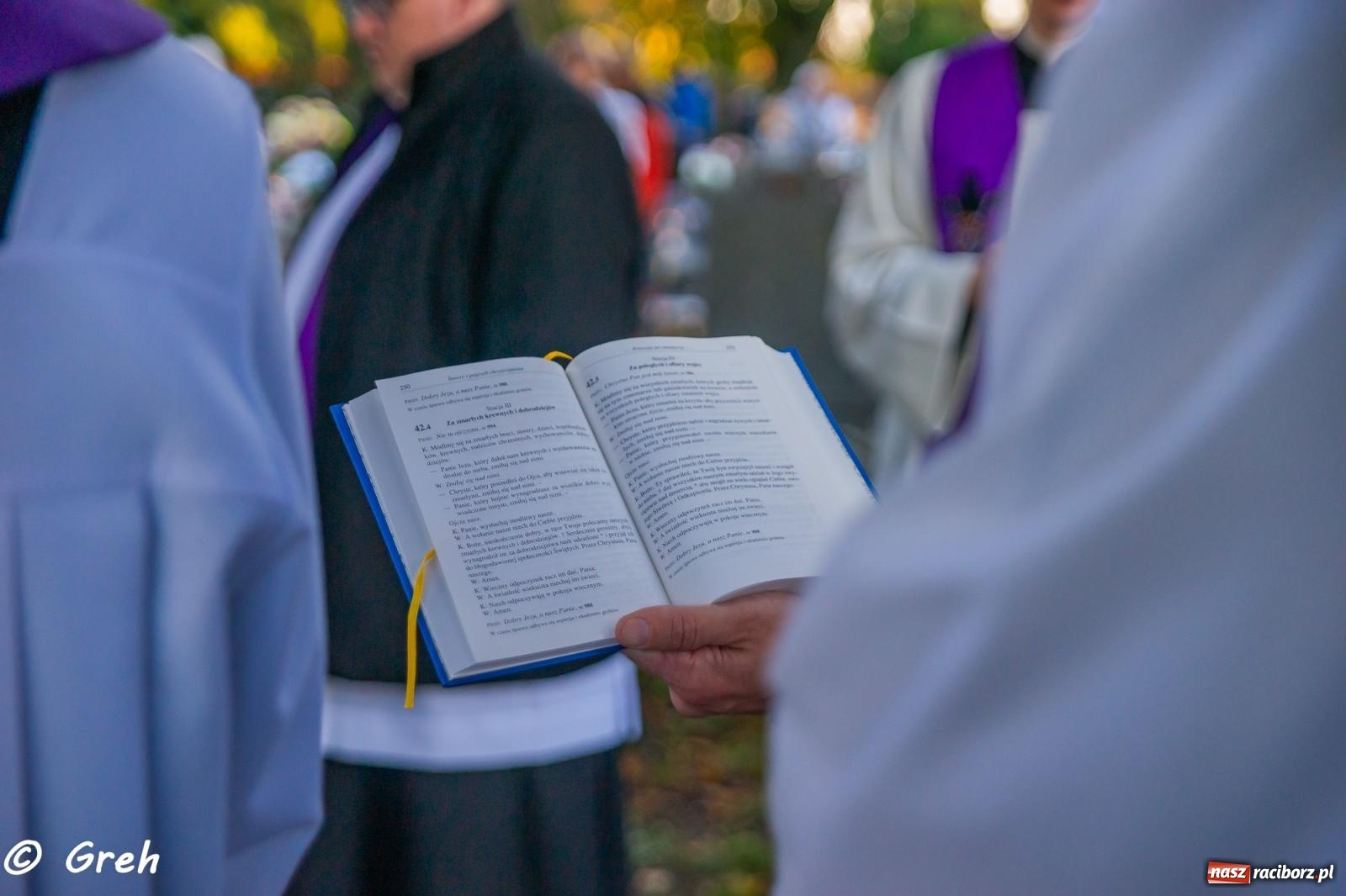 Zdjęcie w galerii na portalu naszraciborz.pl: Nieszpory i procesja na cmentarzu Jeruzalem [FOTO i WIDEO] wiadomości z regionu