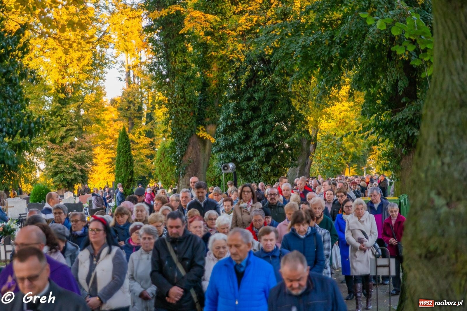 Zdjęcie w galerii na portalu naszraciborz.pl: Nieszpory i procesja na cmentarzu Jeruzalem [FOTO i WIDEO] wiadomości z regionu
