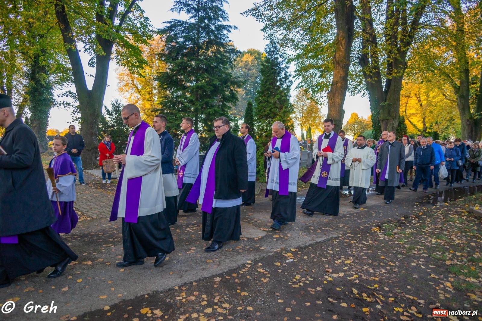 Zdjęcie w galerii na portalu naszraciborz.pl: Nieszpory i procesja na cmentarzu Jeruzalem [FOTO i WIDEO] wiadomości z regionu