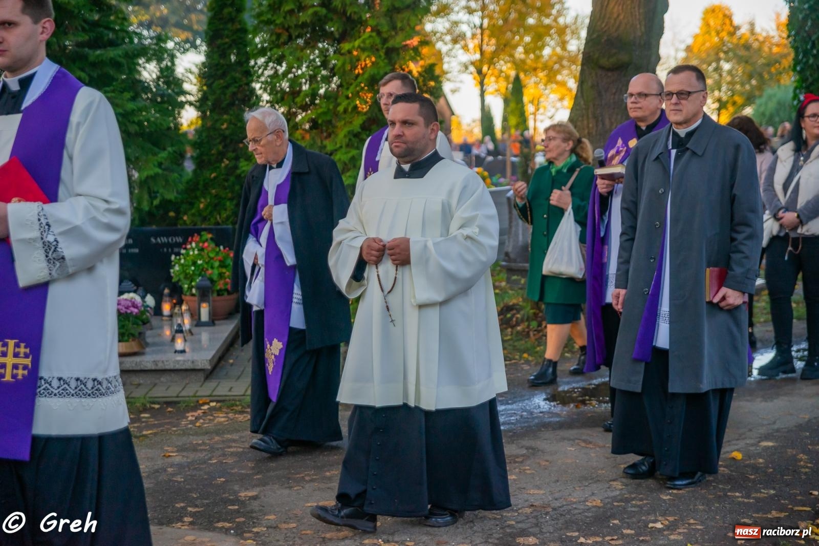 Zdjęcie w galerii na portalu naszraciborz.pl: Nieszpory i procesja na cmentarzu Jeruzalem [FOTO i WIDEO] wiadomości z regionu