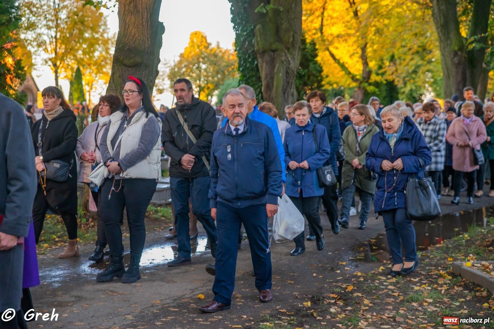 Zdjęcie w galerii na portalu naszraciborz.pl: Nieszpory i procesja na cmentarzu Jeruzalem [FOTO i WIDEO] wiadomości z regionu