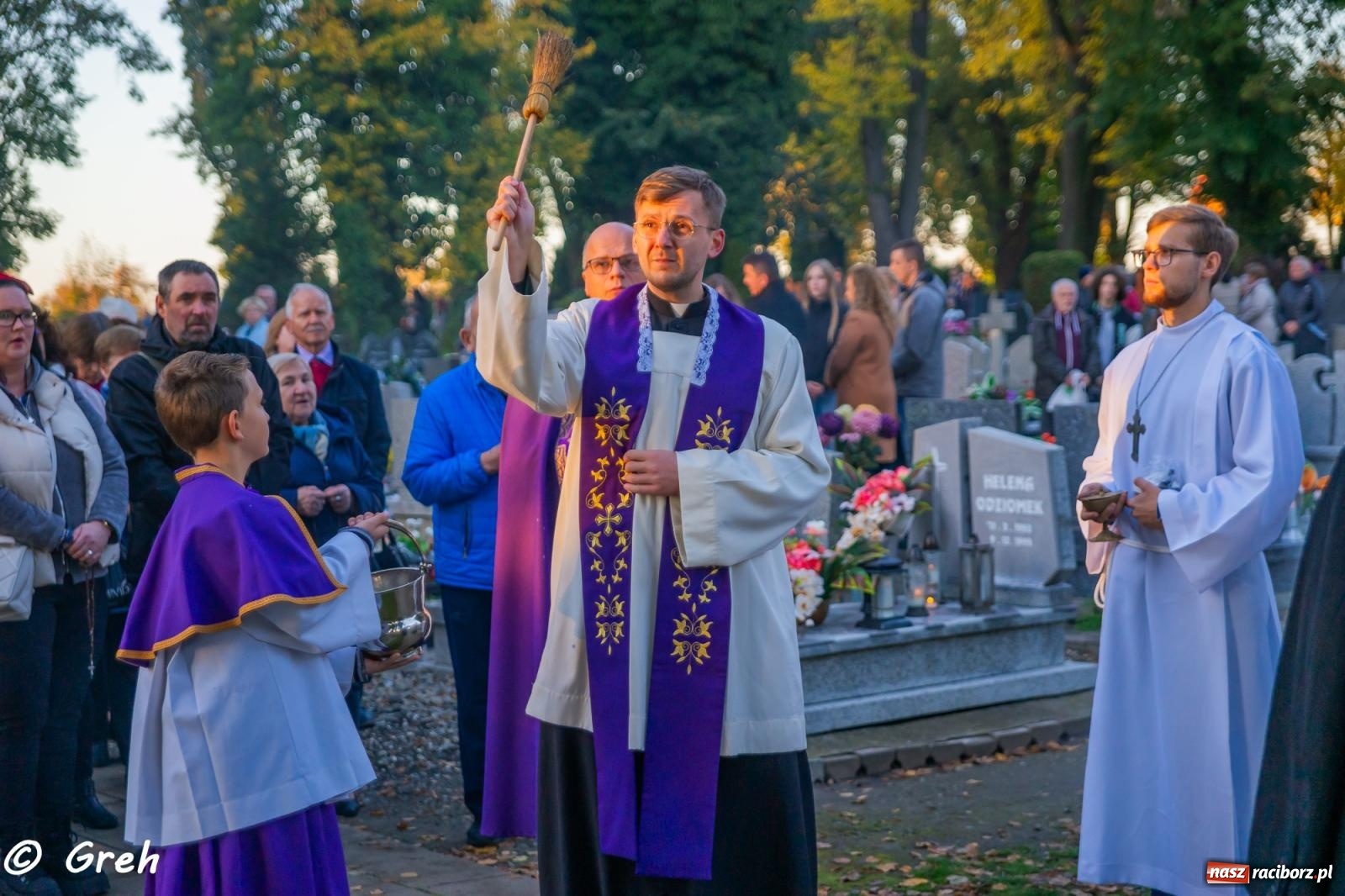 Zdjęcie w galerii na portalu naszraciborz.pl: Nieszpory i procesja na cmentarzu Jeruzalem [FOTO i WIDEO] wiadomości z regionu