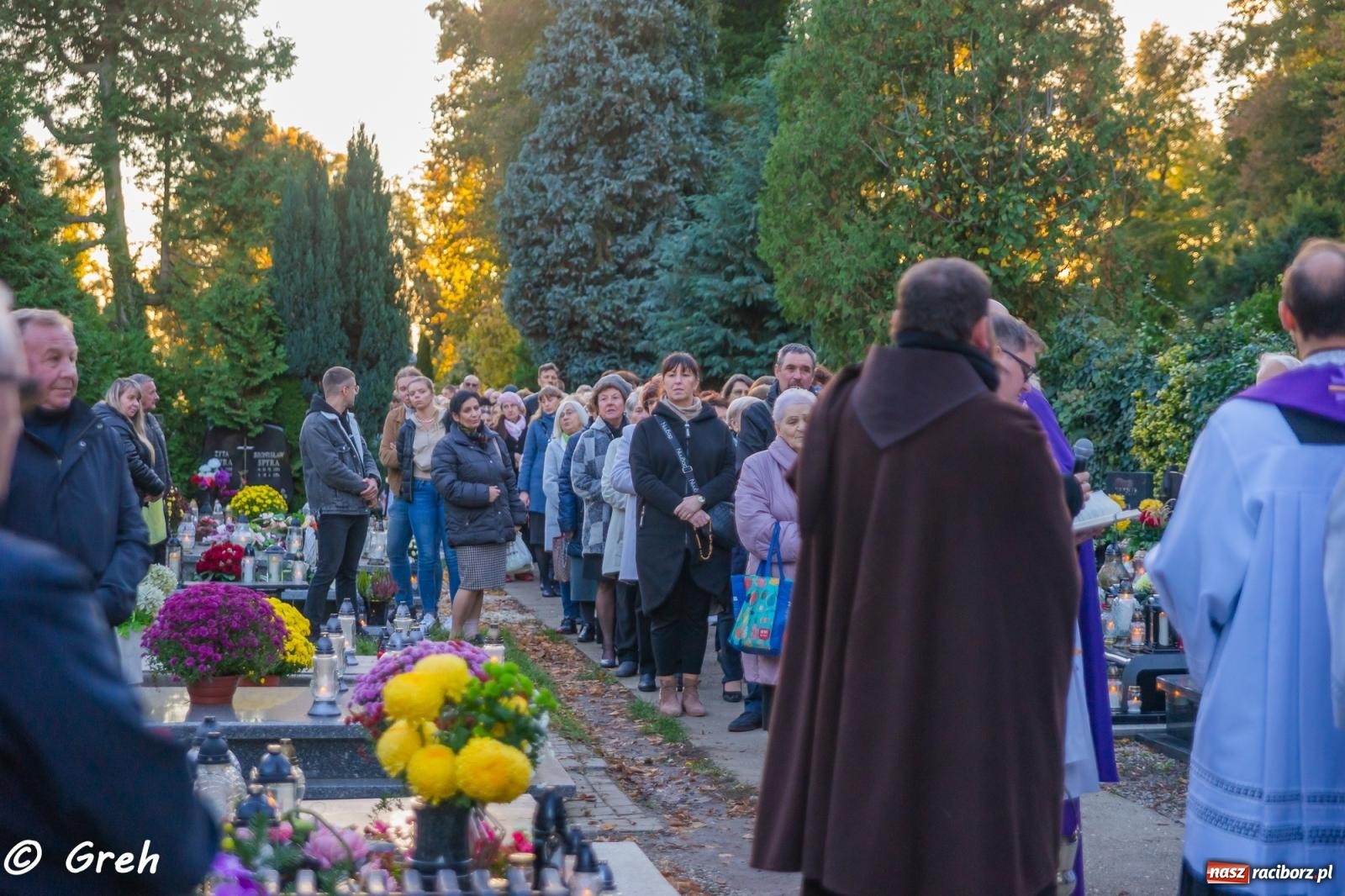 Zdjęcie w galerii na portalu naszraciborz.pl: Nieszpory i procesja na cmentarzu Jeruzalem [FOTO i WIDEO] wiadomości z regionu