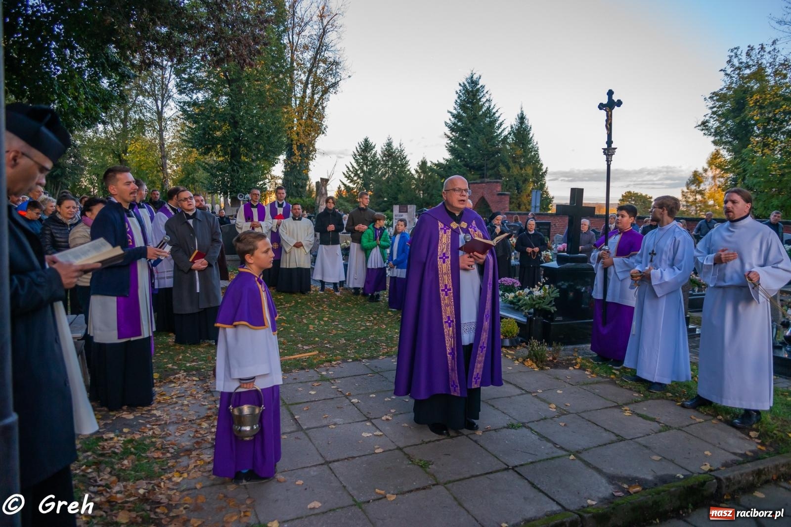 Zdjęcie w galerii na portalu naszraciborz.pl: Nieszpory i procesja na cmentarzu Jeruzalem [FOTO i WIDEO] wiadomości z regionu