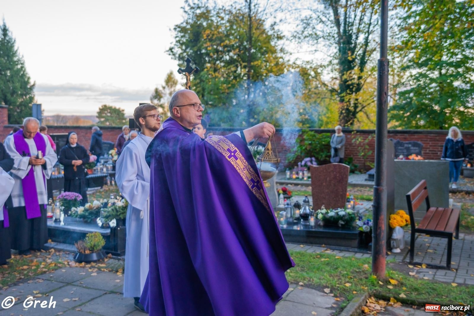 Zdjęcie w galerii na portalu naszraciborz.pl: Nieszpory i procesja na cmentarzu Jeruzalem [FOTO i WIDEO] wiadomości z regionu
