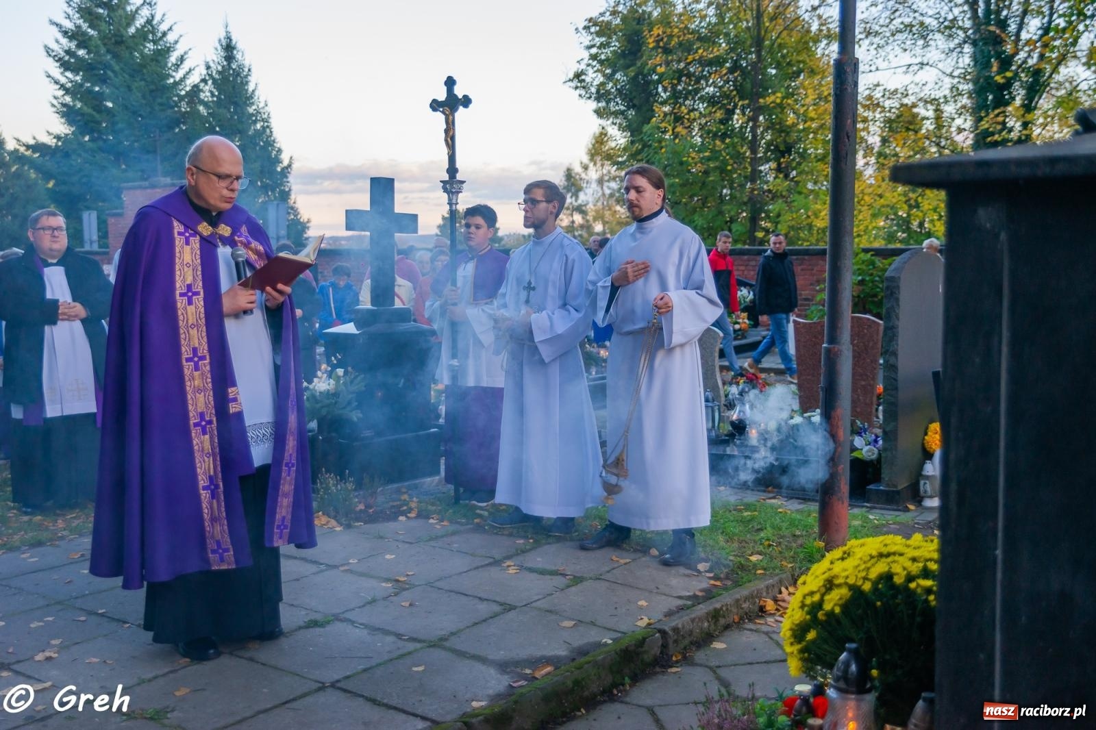 Zdjęcie w galerii na portalu naszraciborz.pl: Nieszpory i procesja na cmentarzu Jeruzalem [FOTO i WIDEO] wiadomości z regionu